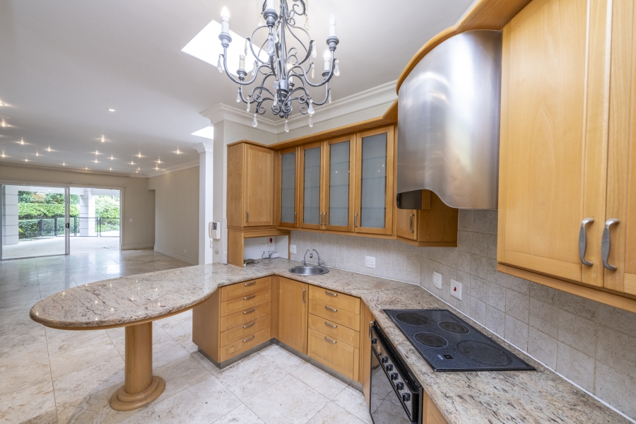 To Let 4 Bedroom Property for Rent in Kenilworth Upper Western Cape